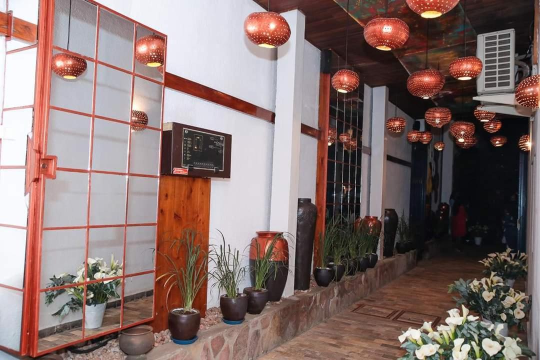 Botanika Hotel Bujumbura Esterno foto